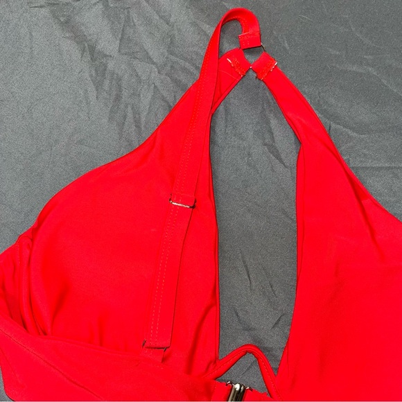 Red bikini - Picture 6 of 8